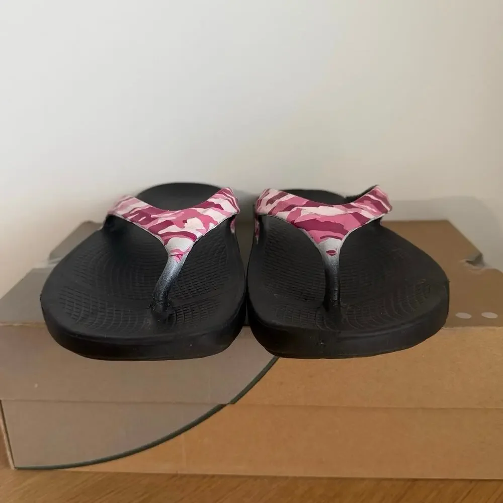 OOFOS OOlala ‘Pink Camo’ Women Recovery Sandals- SZ 11
